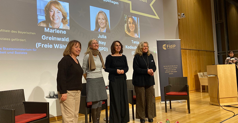 Podiumsdiskussion mit (vlnr): Marlene Greinwald, Julia Ney, Dr. Tanja Kodisch-Kraft, Sabine Appelhagen